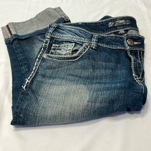 SILVER JEANS CO Suki Capris